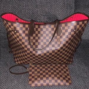 Louis Vuitton Neverfull Bag
